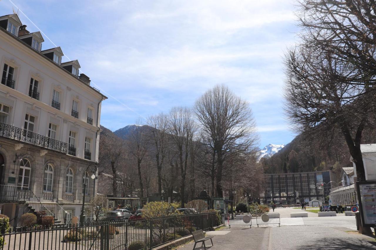 Апартаменты Le Palais D'Etigny Bagneres-de-Luchon Экстерьер фото